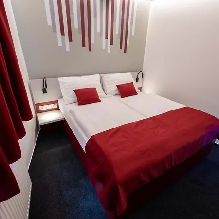 Eden Hotel 3*