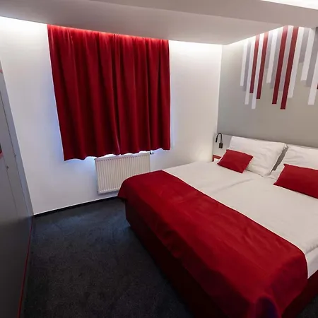 Eden Hotel 3*